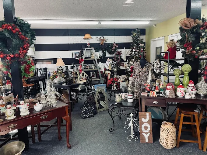 the clothes corner image 1